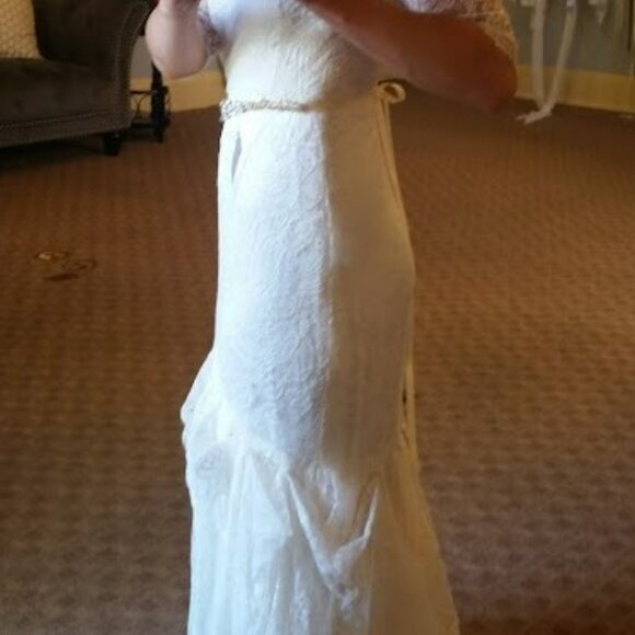 Sarah Seven “Frenchie” Lace Wedding Dress – Size 4 (Altered to Approx. Size 2) - Picture 8 of 8